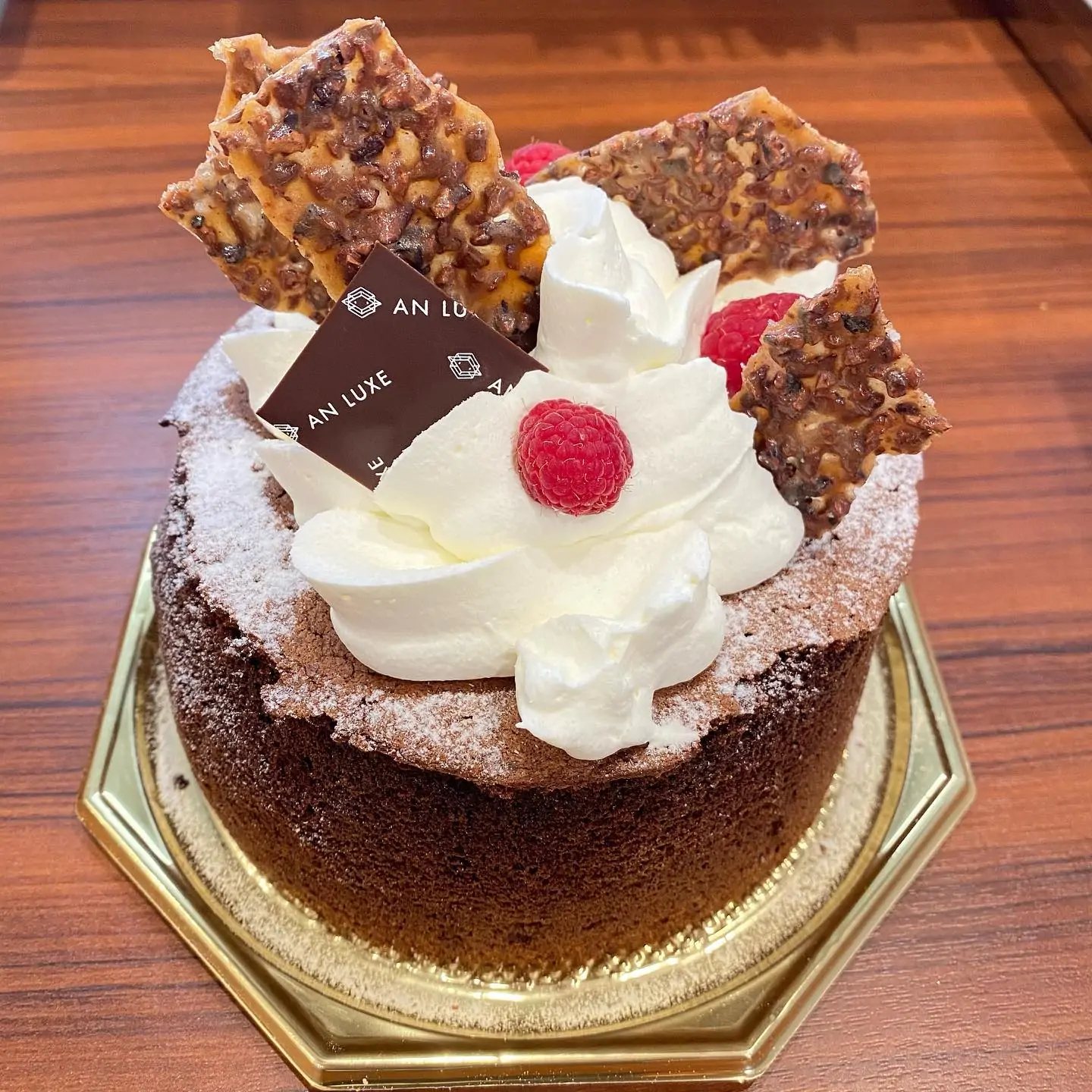皆様いかがお過ごしでしょうか久々の投稿になってしまいましたが、本日で3月も終わりいよいよ新年度がスタートいたします。今年度も多くのお客様にご来店いただけたこと大変嬉しく思っております。いつもありがとうございます！そして今後ともどうぞよろしくお願いいたします🤎🤍#anluxe#アンリュクス#アンリュクス岡崎 #チョコレート#chocolate #ケーキ#cake#岡崎 #岡崎スイーツ#岡崎チョコレート#岡崎チョコレートショップ #岡崎グルメ #岡崎市#愛知#愛知観光 #愛知チョコレート