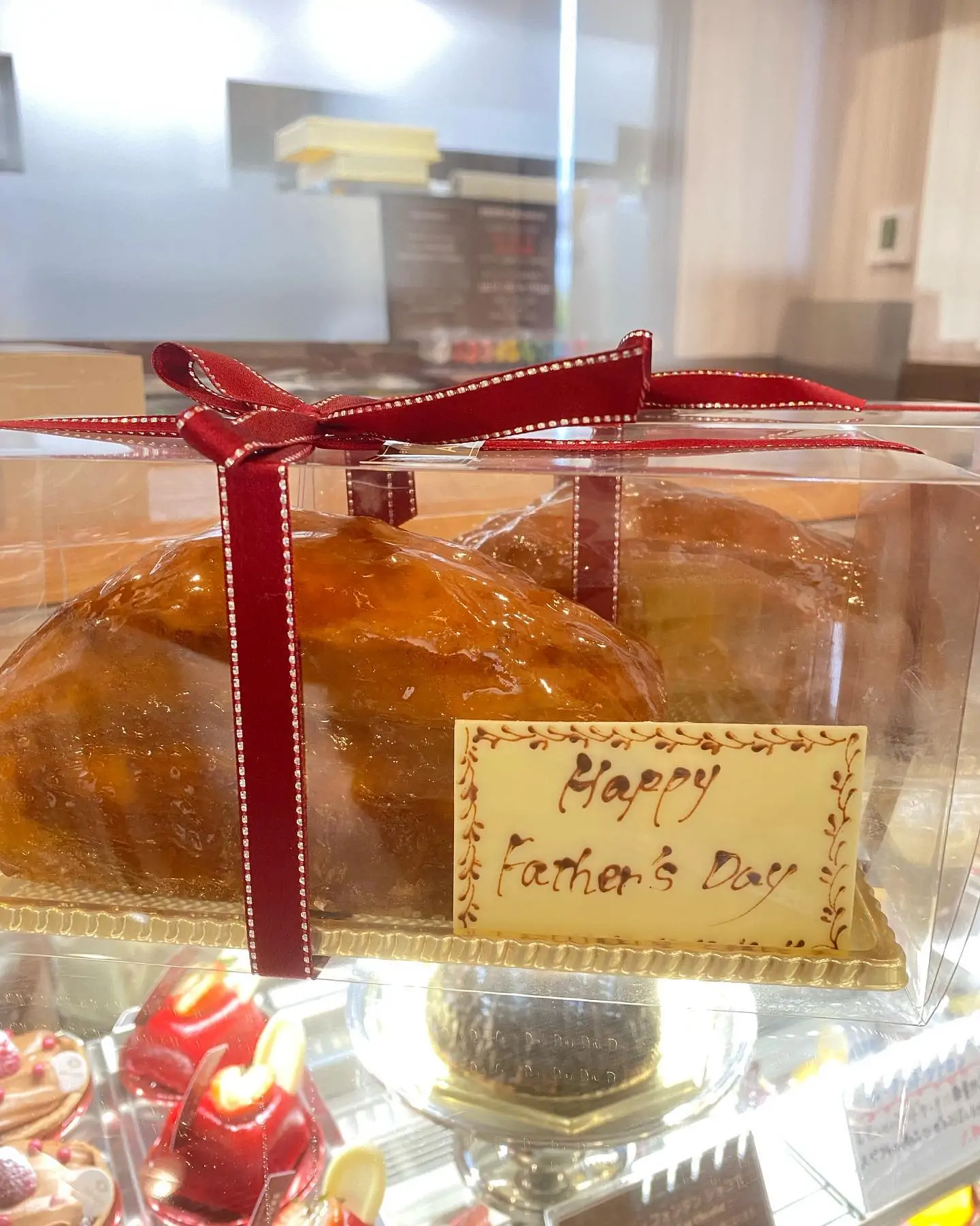 ・明日はHappy father's day🏻🏻‍🦳日頃の感謝の気持ちを込めて、プレゼントにいかがでしょうか！#anluxe#アンリュクス#chocolate#チョコレート#ケーキ#cake#焼き菓子#岡崎#岡崎スイーツ#岡崎チョコレート#岡崎市#愛知#愛知スイーツ#西尾#西尾スイーツ#西尾市#安城#安城スイーツ#安城市#幸田#幸田スイーツ#幸田市#刈谷#刈谷スイーツ#刈谷市