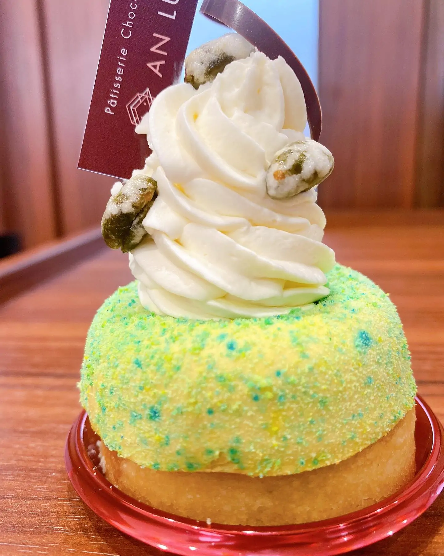 新商品！！～ピスタチオ～ピスタチオベースのタルトにさくらんぼのジャムをサンド！上はピスタチオのバヴァロアクリームにはお酒を使用しているので大人な味わいに！！ぜひお召し上がりください#anluxe#アンリュクス#chocolate#チョコレート#cake#ケーキ#焼き菓子#岡崎#岡崎スイーツ#岡崎チョコレート#岡崎市#愛知#愛知スイーツ#西尾#西尾スイーツ#西尾市#安城#安城スイーツ#安城市#幸田#幸田スイーツ#幸田市#刈谷#刈谷スイーツ